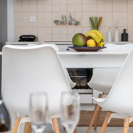 Manouk's - Two Bedroom *