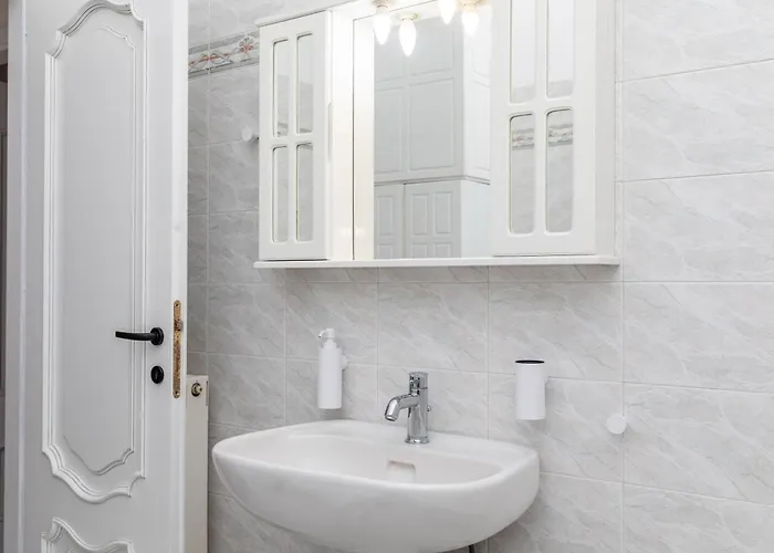 Manouk's - Two Bedroom Διαμέρισμα