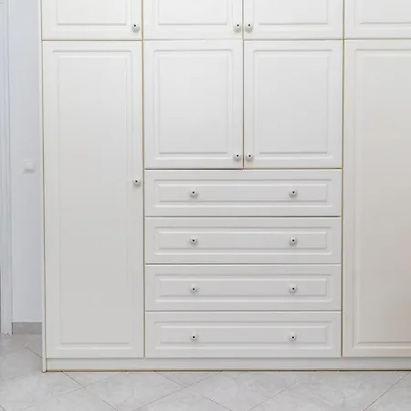 Manouk's - Two Bedroom Apartment